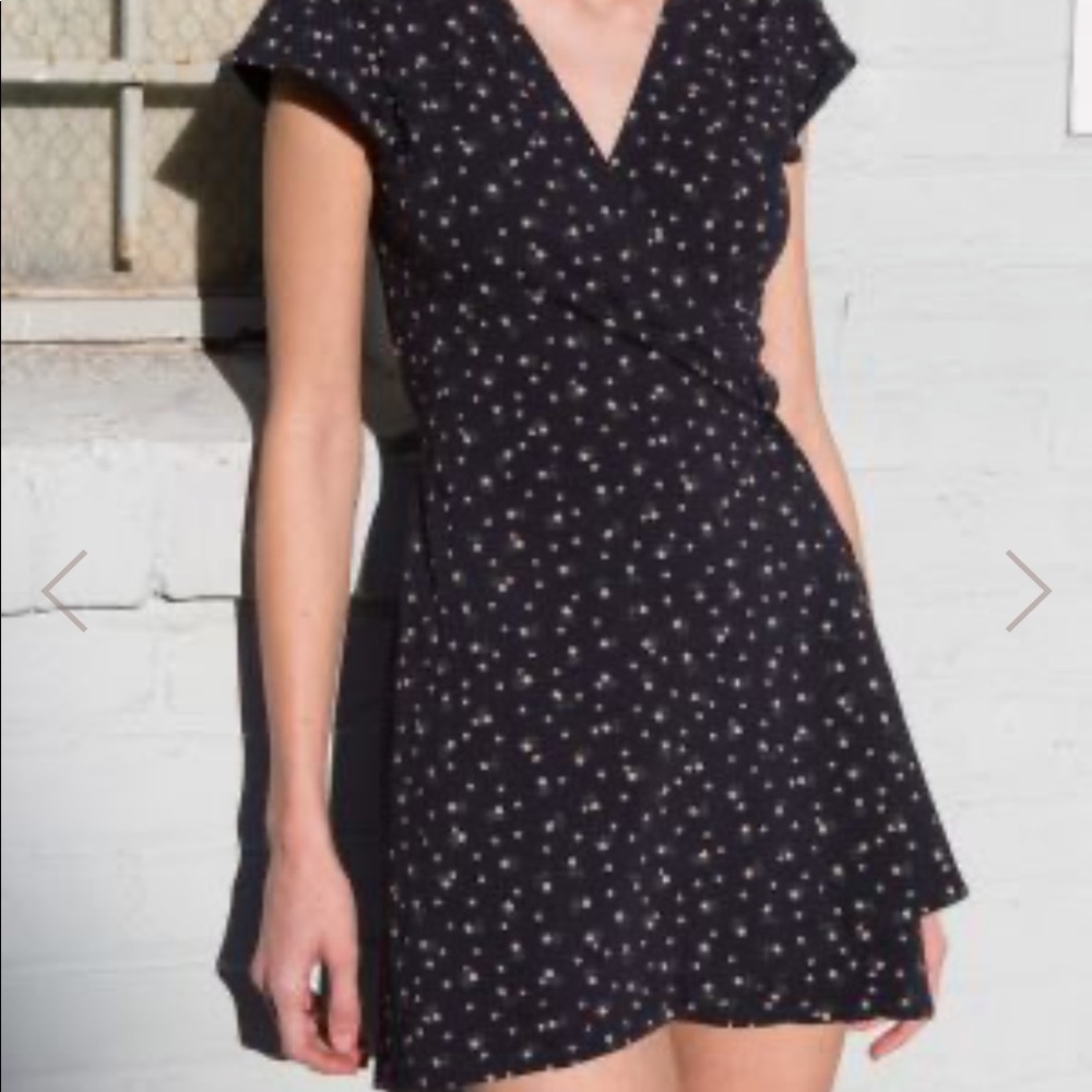 Brandy Melville ROBBIE DRESS navy blue flowers